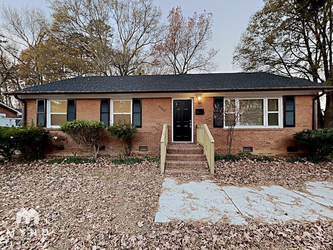 Building Photo - 6600 Barrington Dr