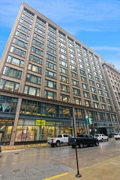 Building Photo - 60 E Monroe St Unit 4006 Rental
