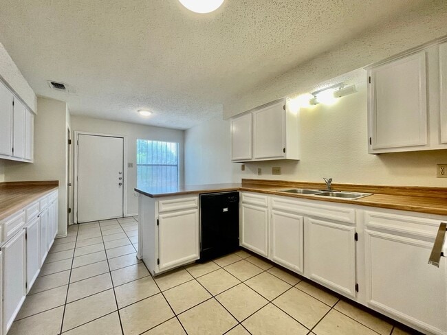 Photo - 1303 Conway Dr