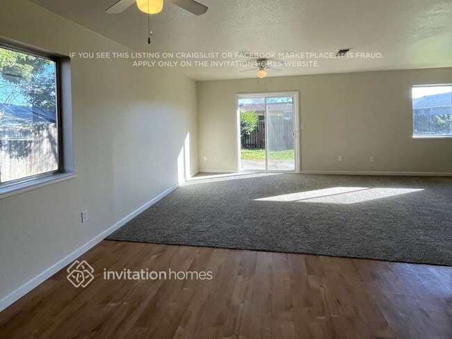 Photo - 555 Spruce St