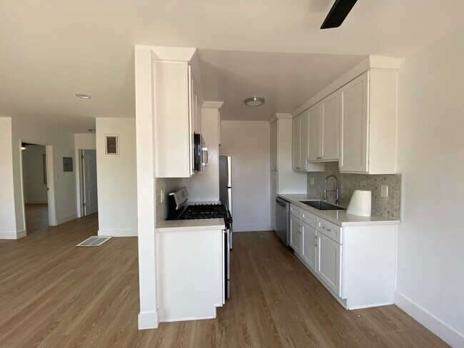 Photo - 1420 Berkeley St **No Vacancies** Unit D