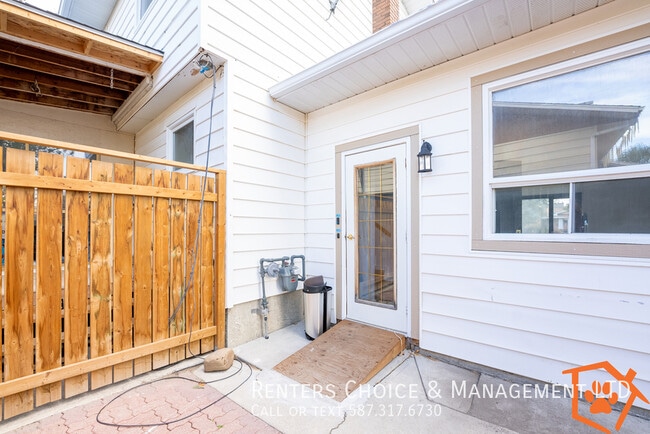 Building Photo - Pet Friendly Basement Suite, Utilities Included