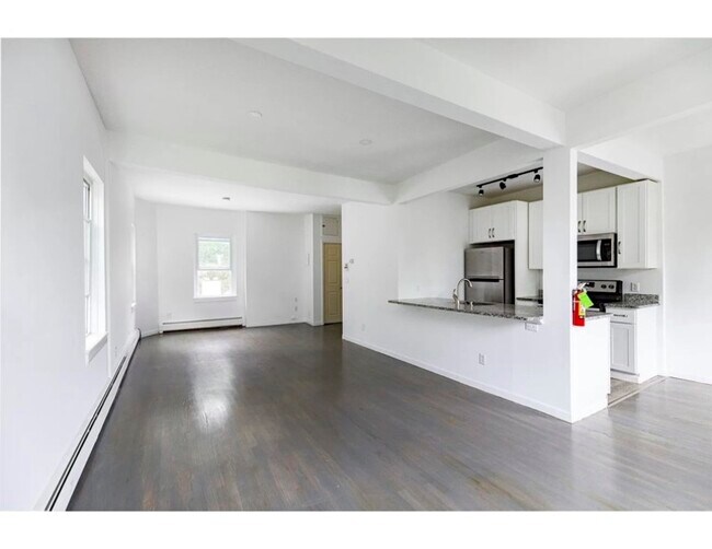 Building Photo - 144 Union St