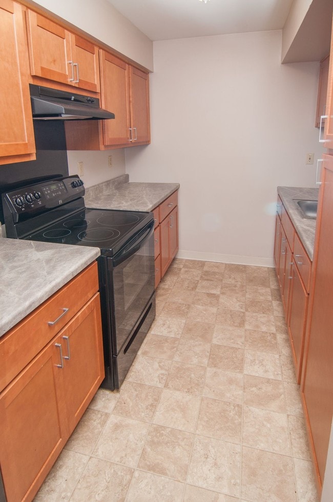 Kitchen - THE TRAILS AT MALONE