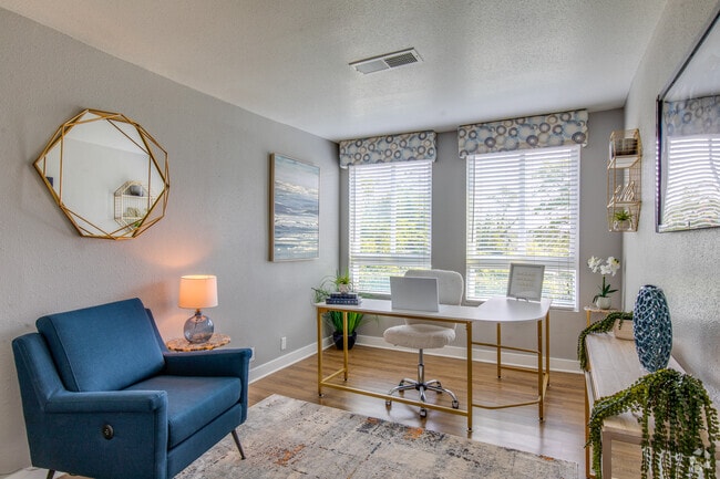3BR, 2BA - 1211SF