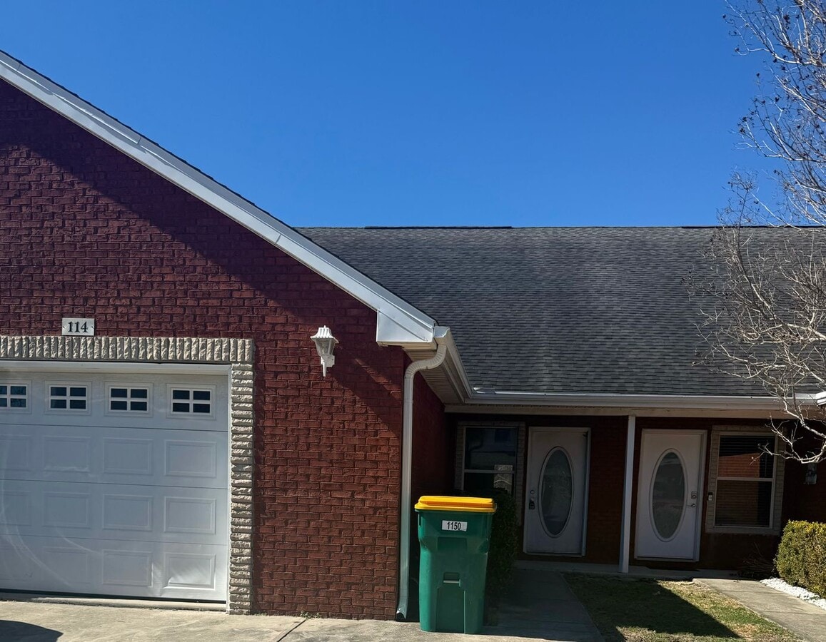 3 BR 2 BA Sophisticated Townhome with Charm and Sophistication - Heart of Destin Florida - 3 BR 2 BA  Sophisticated Townhome with Charm and Sophistication - Heart of Destin Florida