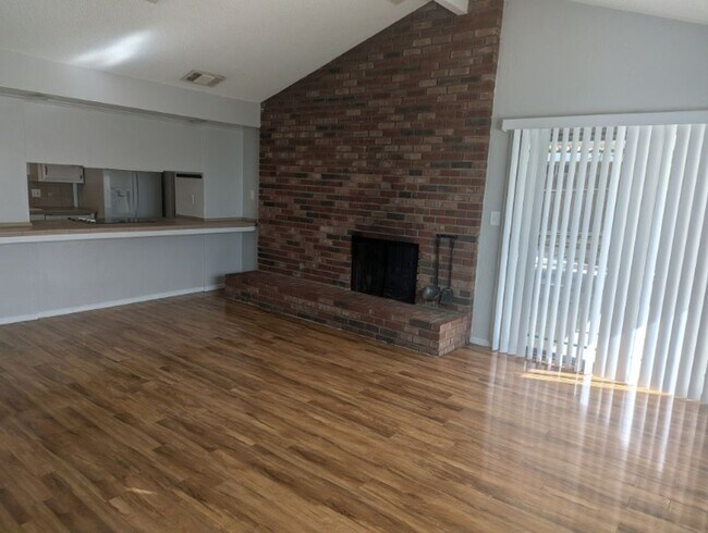 Photo - Beautiful 4 Bedroom House in NW Bakersfield with Pool!