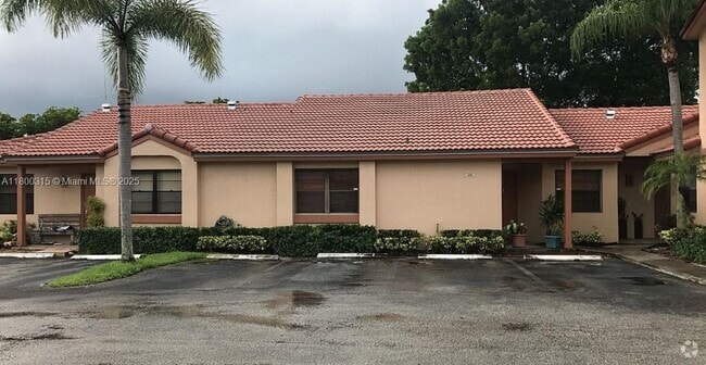 Building Photo - 6257 NW 171st St Rental