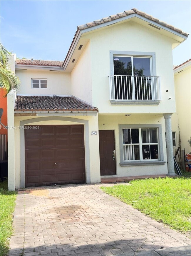 Photo - 646 SW 7th St