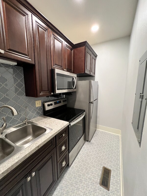 Photo - 516 E 8th St Unit B