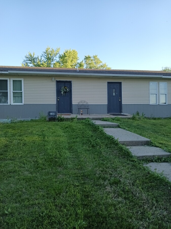 duplex - 11809 Pine St