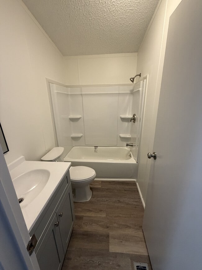 Photo - 2310 Thomas Wayne St