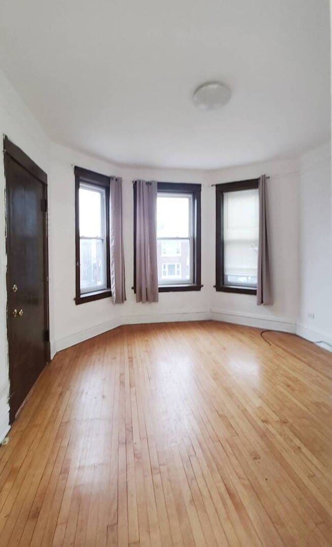 Photo - 3137 W 42nd St