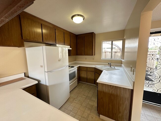 Photo - 2 Bed 2 Bath W/ Attached 2 Car Garage