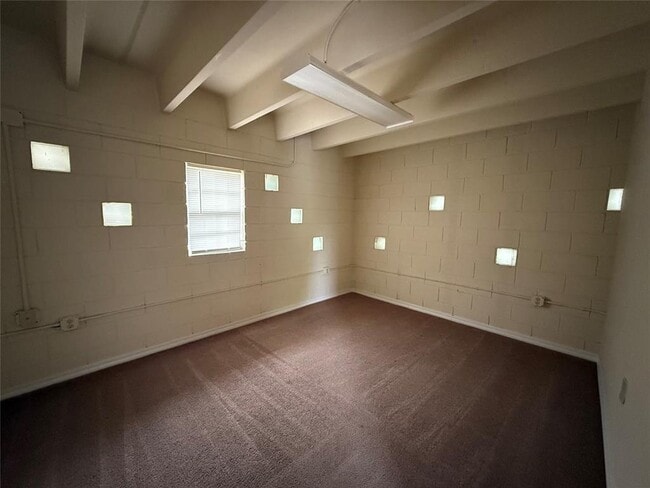 Photo - 729 E Commerce St