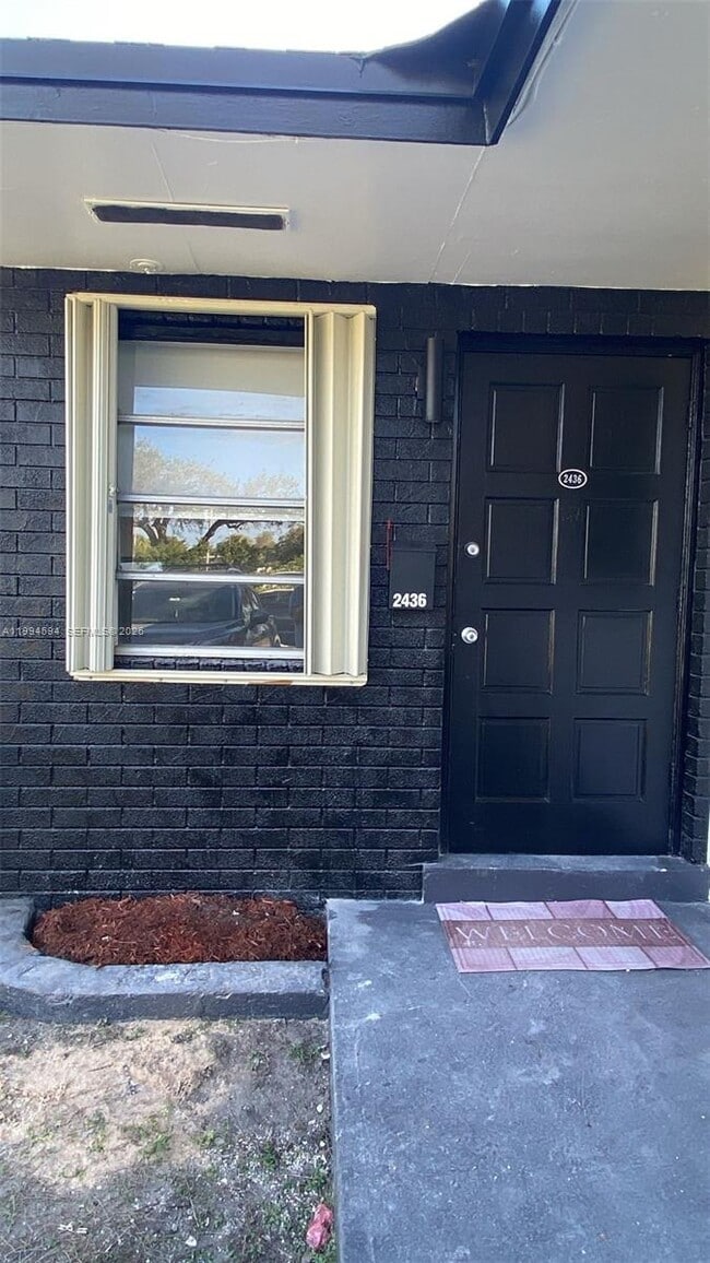 Building Photo - 2430 NE 188th St Unit 2436