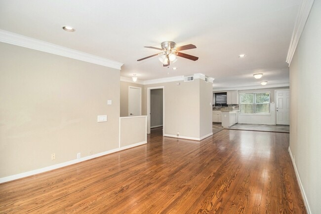 Photo - 8418 Lorrie Dr