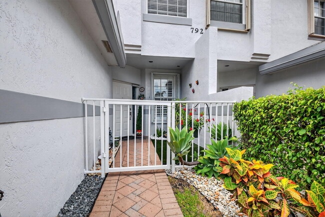 Photo - 7924 Laina Ln Unidad 1