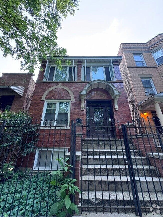 Building Photo - 2346 S Marshall Blvd Rental