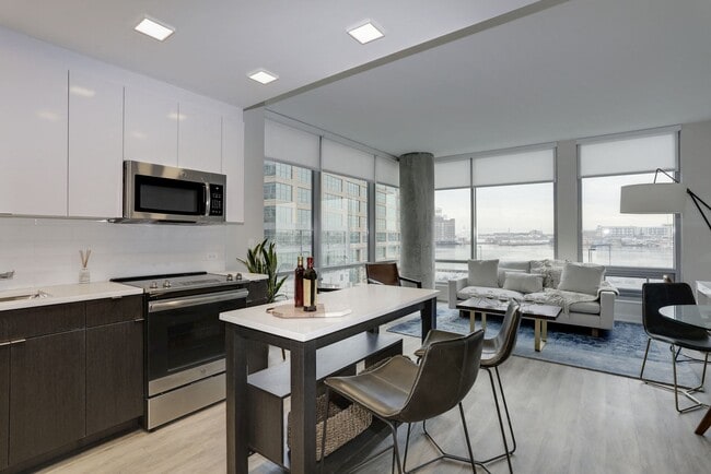 Building Photo - 1405 Point Rental