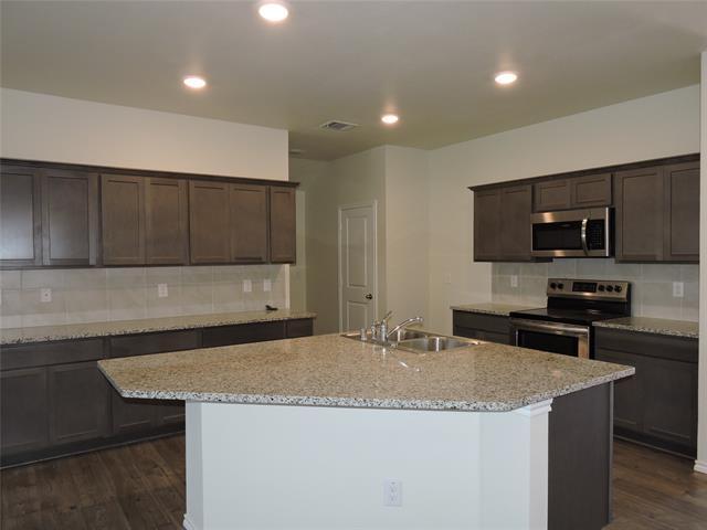 Photo - 305 Silo Cir