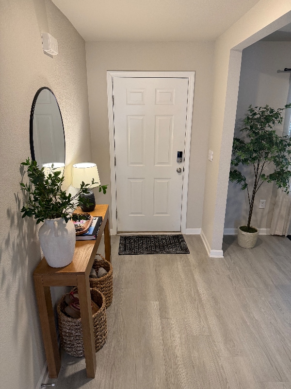 Photo - 24570 Broken Sound LP