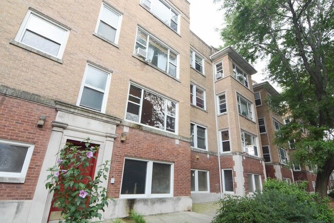 Building Photo - 1421 W Jonquil Ter Unit 3 Rental