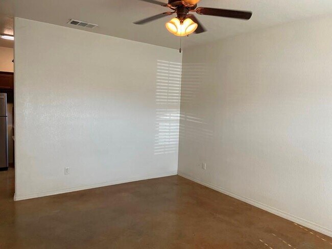 Photo - 504 Karey Dr