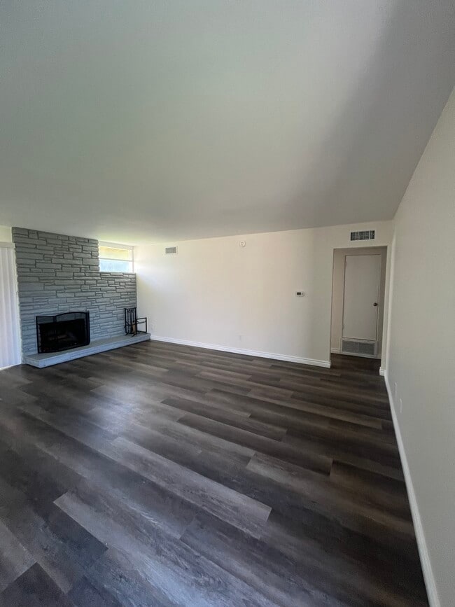 Photo - 17156 Simonds St