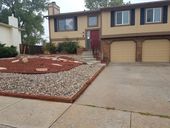 $1995 2 Bed/2 Bath + Bonus Room On Spaciou... - $1995 2 Bed/2 Bath + Bonus Room On Spaciou... House
