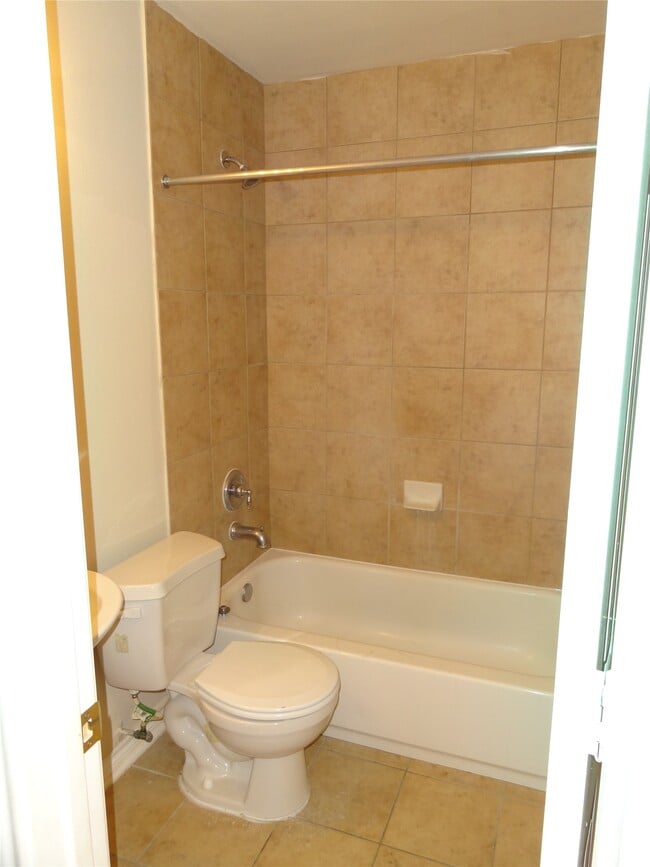 Photo - 1550 Village Way Dr