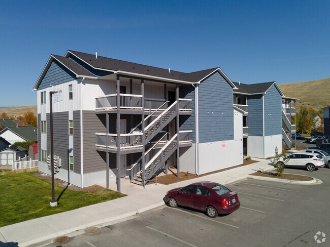 Porter Apts
