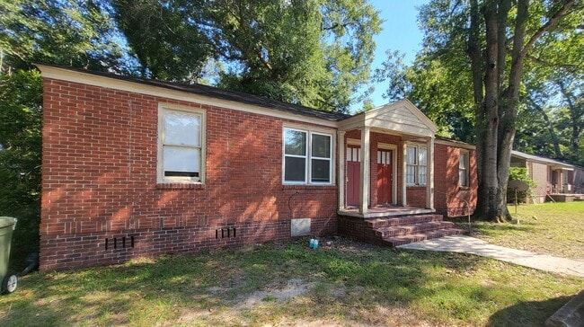 Building Photo - Two Bedroom Apt For Rent in Sumter SC!  2 ...