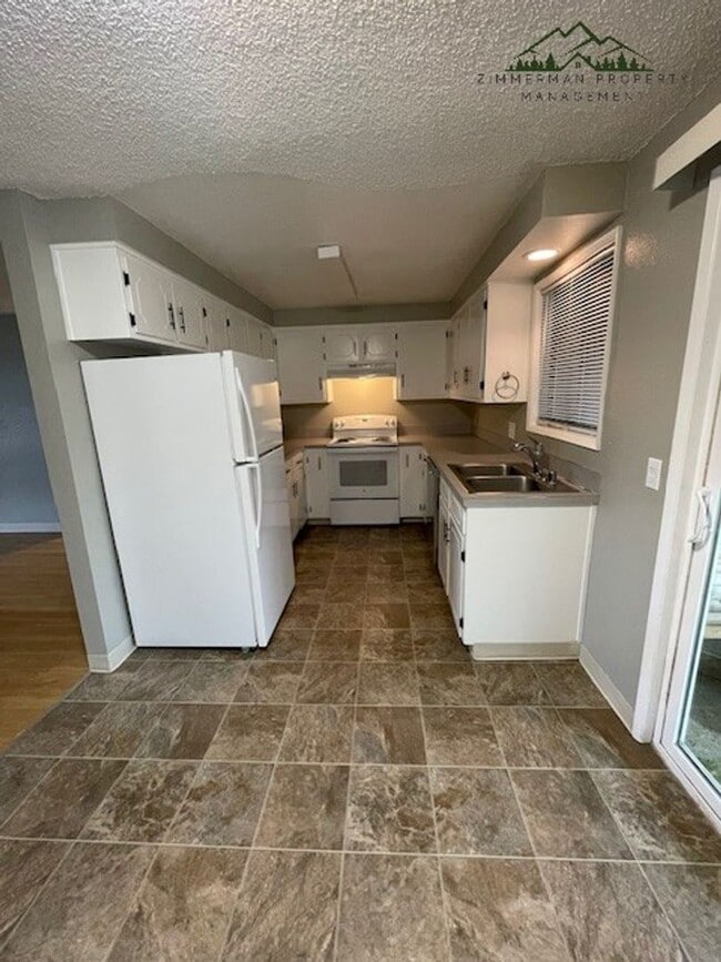 Photo - 2021 Amirante St Unit 2021 Amirante St