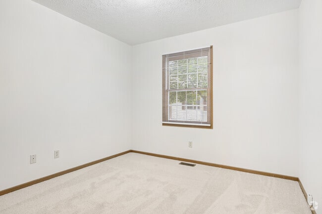2BR, 2BA - 1,039SF - Second Bedroom