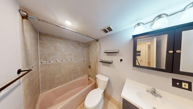 Photo - 121 Tremont St Unit A6
