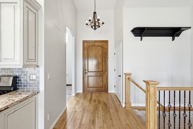 Photo - 722 W Webb Rd