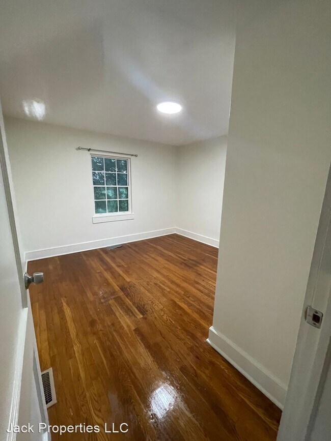 Photo - 2 br, 10 bath House - 1486 E. Poinsett Str...