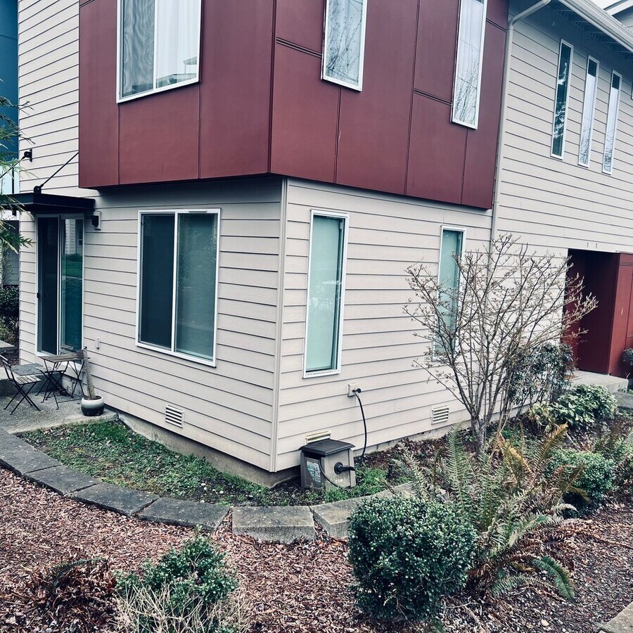 Photo - 4 Bedroom House nestled in the beautiful L...