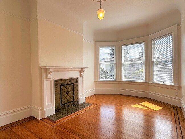 Photo - Top Floor 2 Bedroom Apartment for rent in Noe Valley! Unit #1386