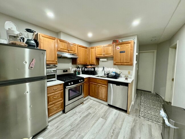 Building Photo - 92 Hammond St Unit 1 Rental