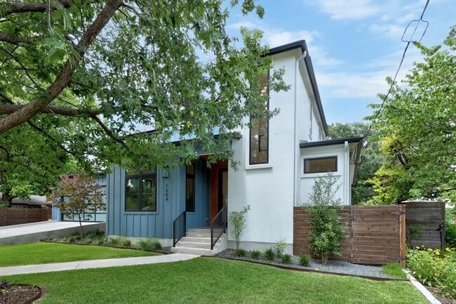 Photo - 1204 Brentwood St
