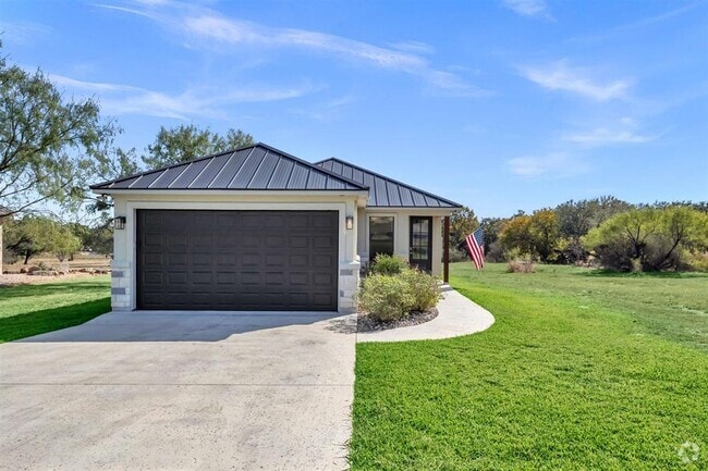 Building Photo - 3205 Douglas Dr Rental