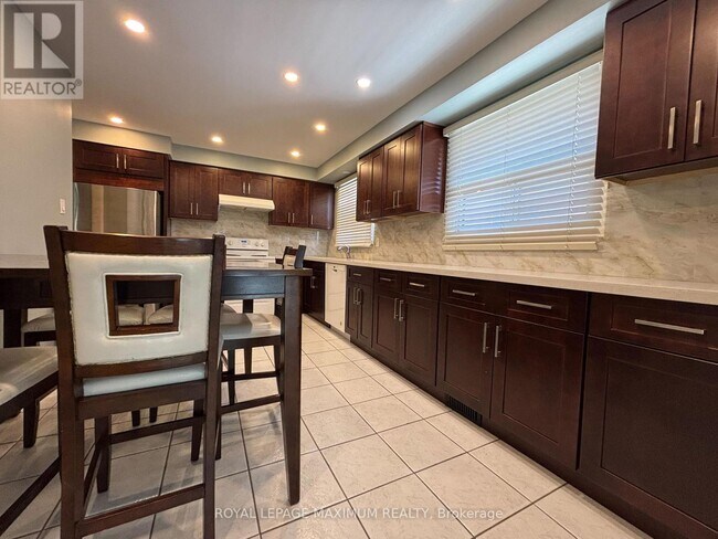 Photo - 54 Hisey Crescent