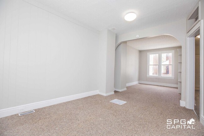 Photo - 653 W College Ave