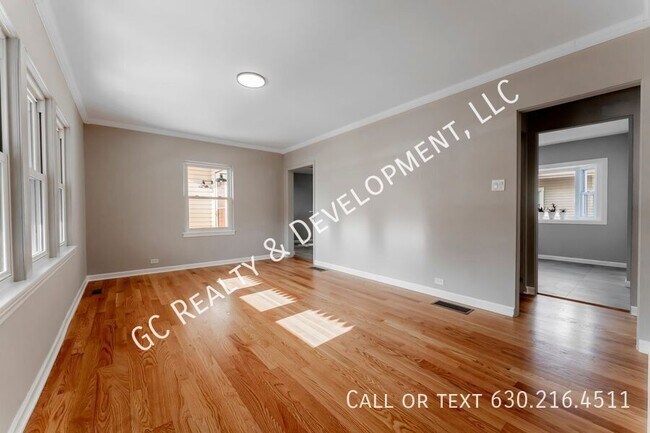 Photo - 3303 Division St