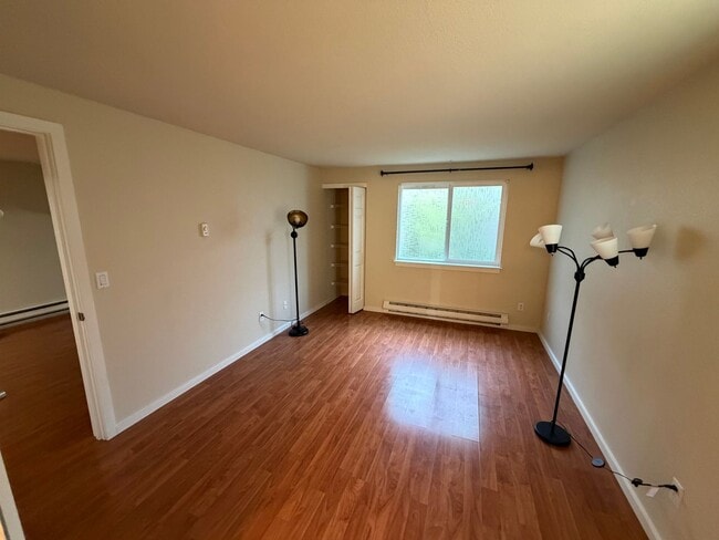 Photo - Bellevue/Factoria 2bd 1bath Condo for Rent! Unit F104