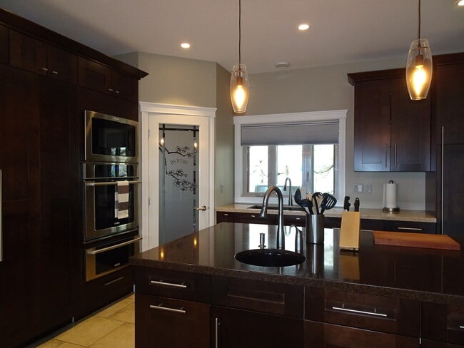 Photo - 1384 Feedham Ave