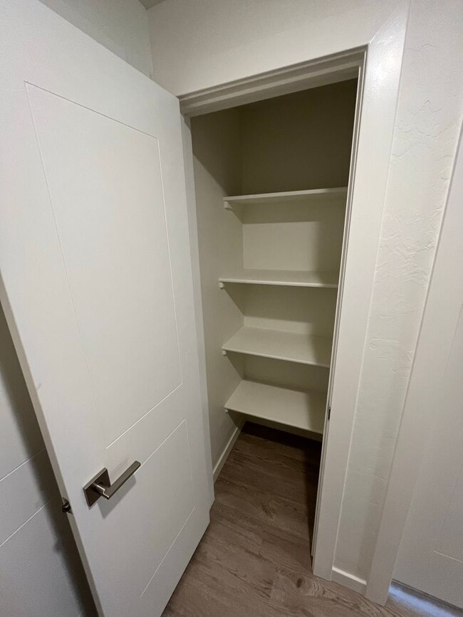 4715 Lexington sky lane Unit 208