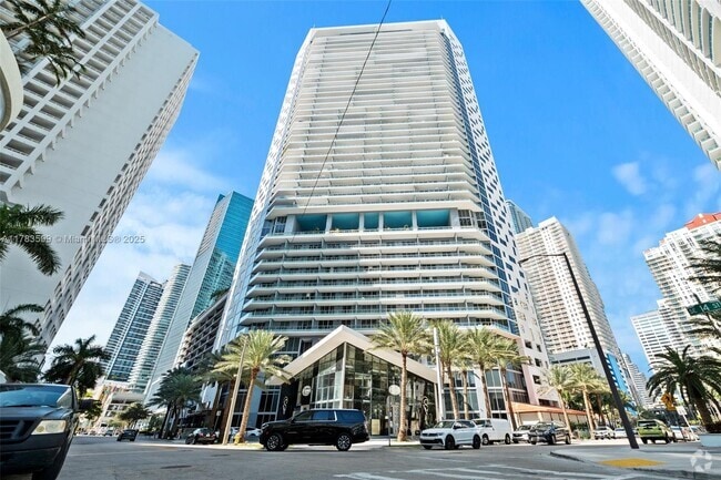 Building Photo - 1300 Brickell Bay Dr Unit 3607 Rental
